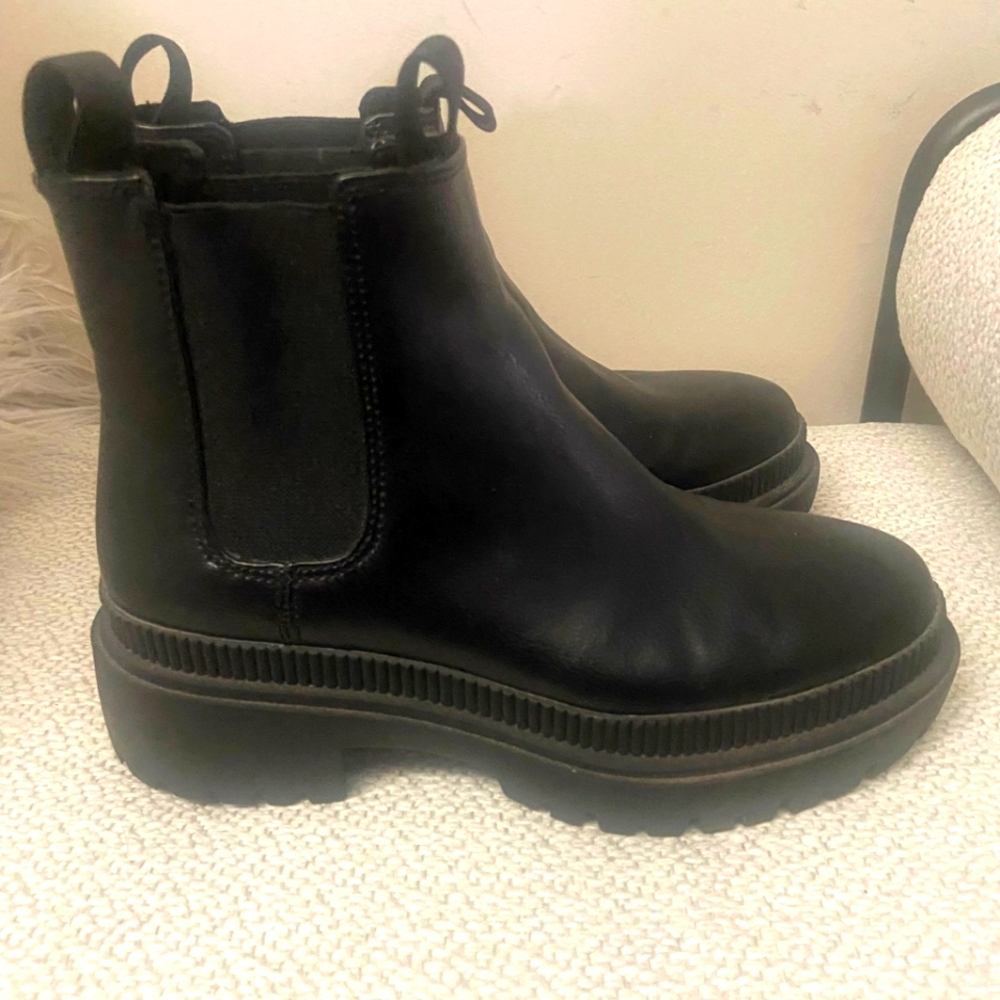 ❤️Black Ankle Boots with Chunky Sole and Elastic Panels
